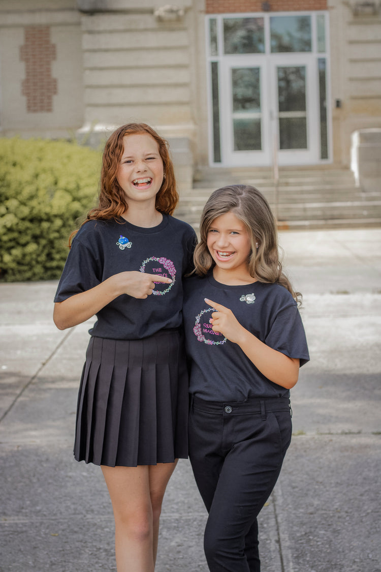 Blue Carriage | Magnetic Brooch Pin