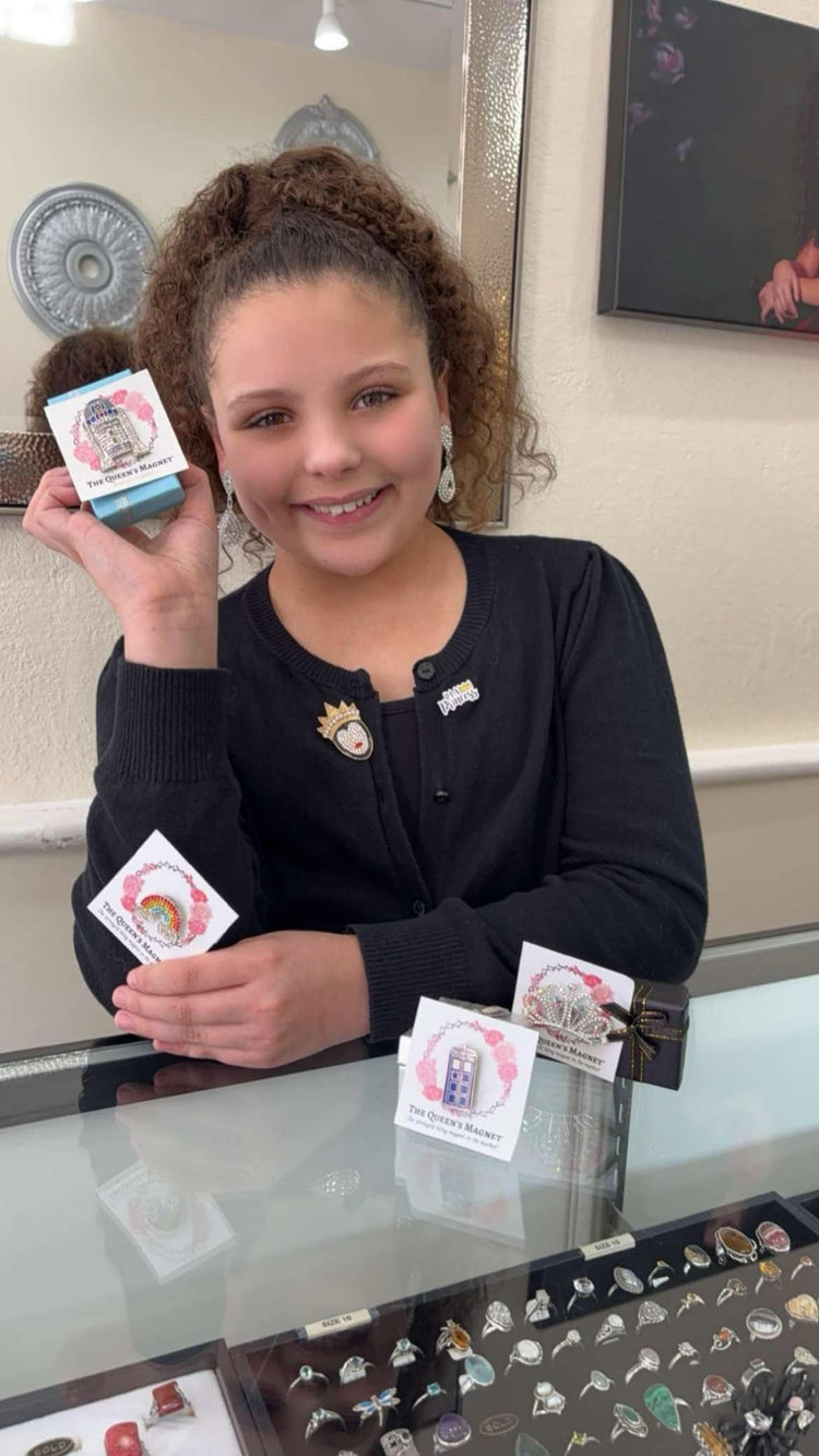 The Queen of Evil | Magnetic Brooch Pin