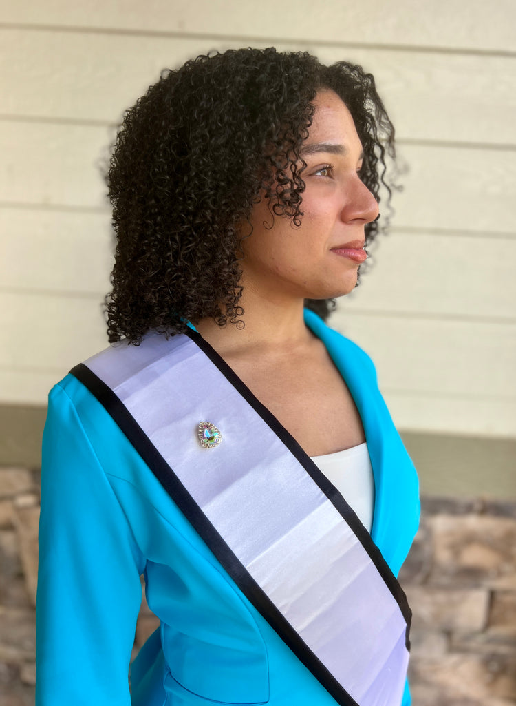 Water Drop Queen | Magnetic Brooch Pin