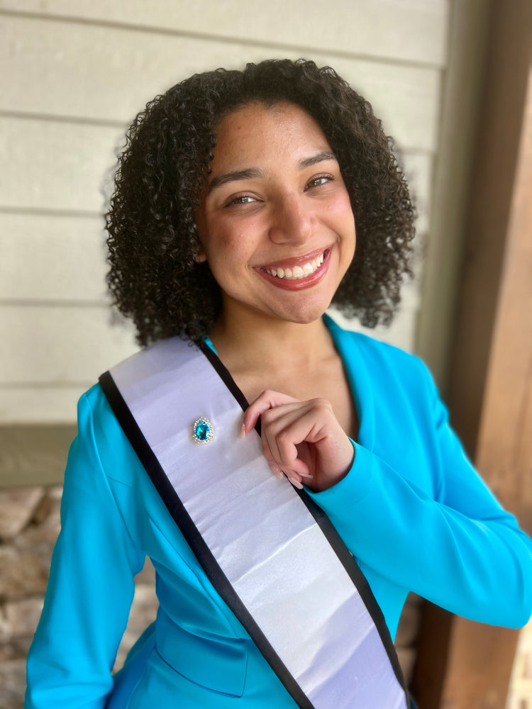 Water Drop Queen | Magnetic Brooch Pin