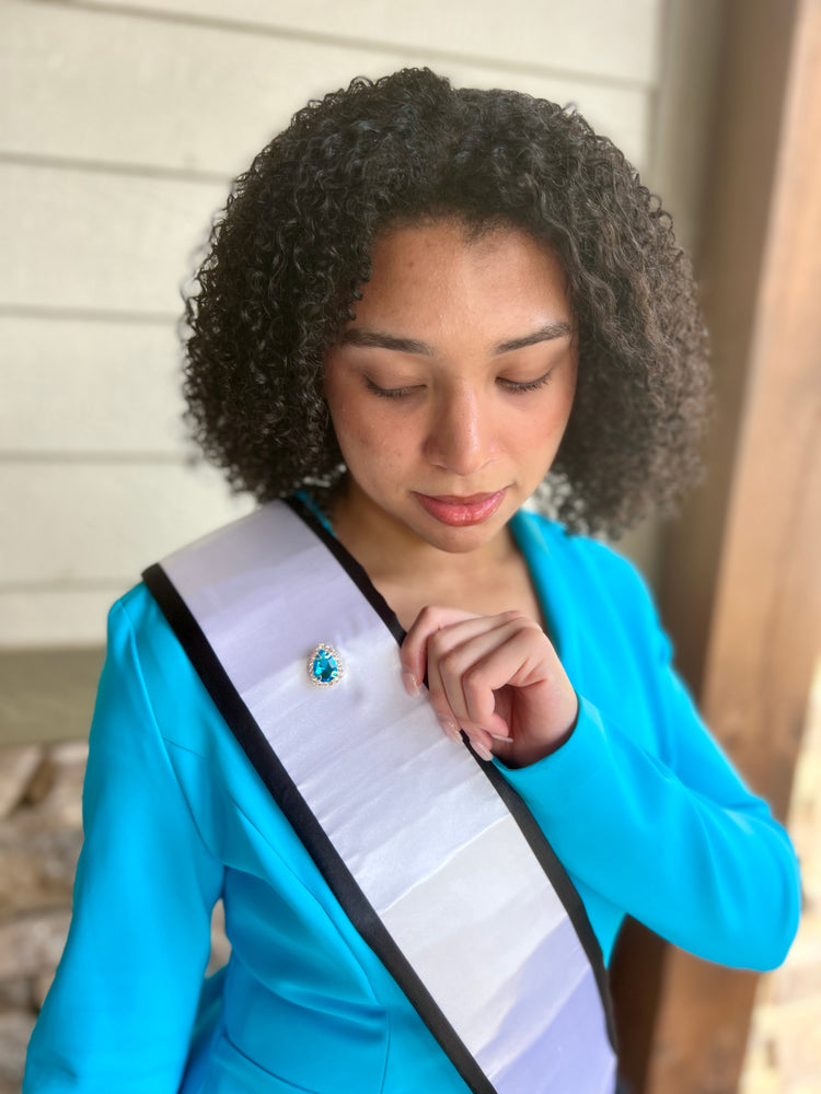 Water Drop Queen | Magnetic Brooch Pin